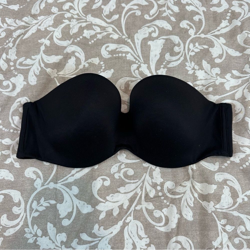 Victoria's Secret Lightly Lined Smooth Strapless Bra in Black Size 38D - Picture 2 of 9